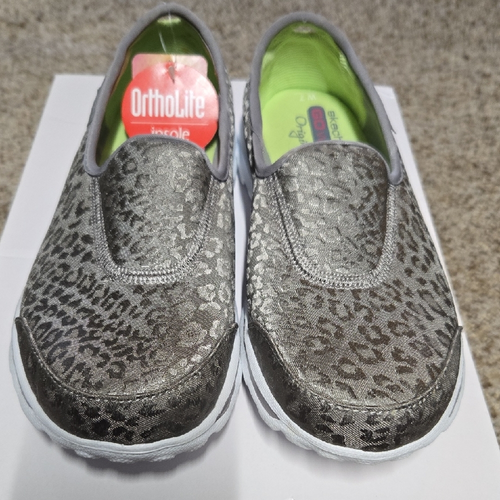 NWT Skechers Gray Leopard Print Sneakers